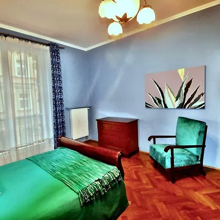 Fine Art Luxury In The Old Town Absolute Center Apartment *