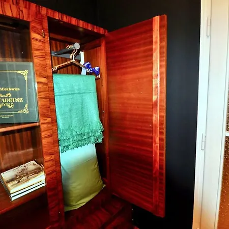 Fine Art Luxury In The Old Town Absolute Center Apartment *