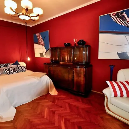 Fine Art Luxury In The Old Town Absolute Center Apartment *