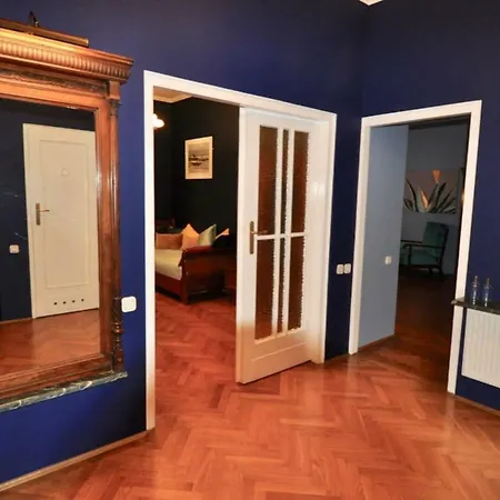 Fine Art Luxury In The Old Town Absolute Center Appartamento